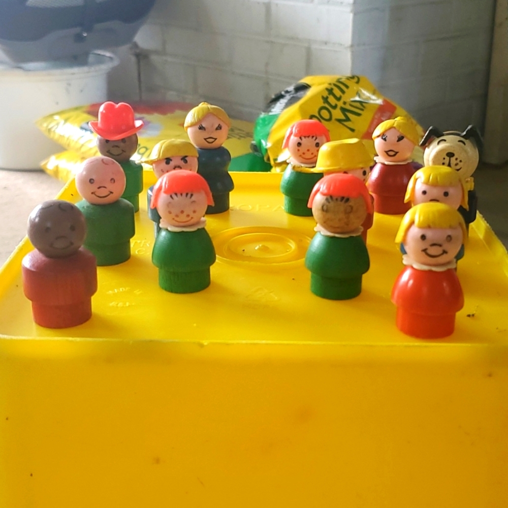 Vintage fisher price little people lot of 13